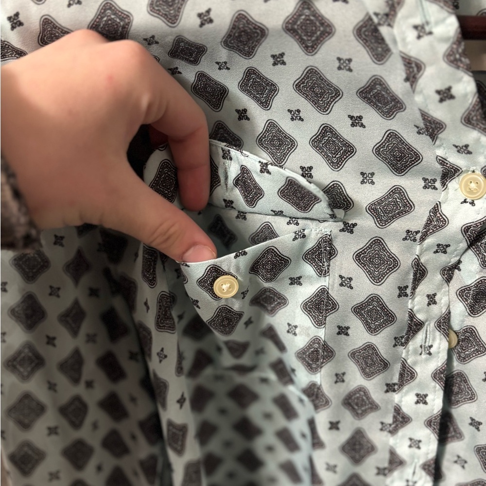 button up - Picture 4 of 4